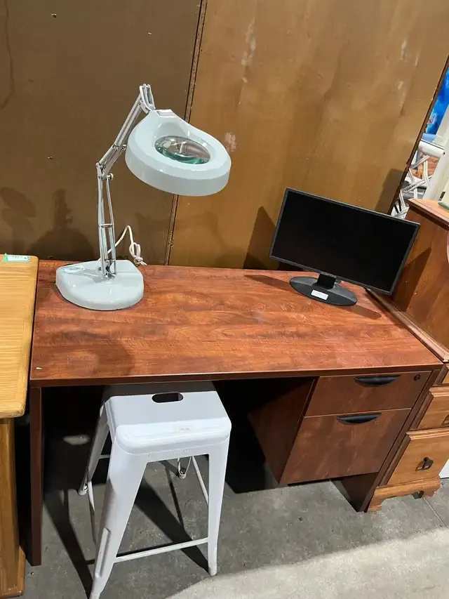 Office Desk with a filing drawer and lockable top drawer