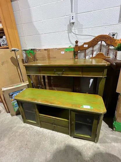 Urban Barn Desk with Hutch