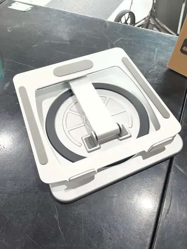 Aluminum Laptop Stand