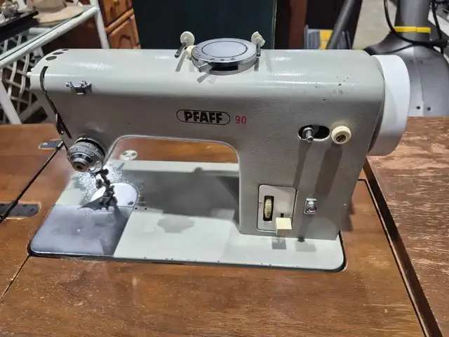 Pfaff 90 Sewing Machine Foldable Table