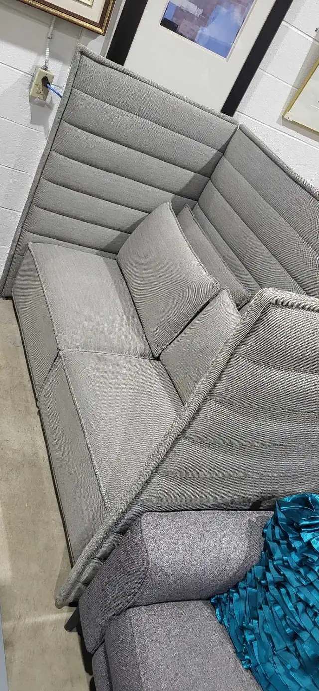 High-Back Privacy Sofa- Vitra - 5 Available