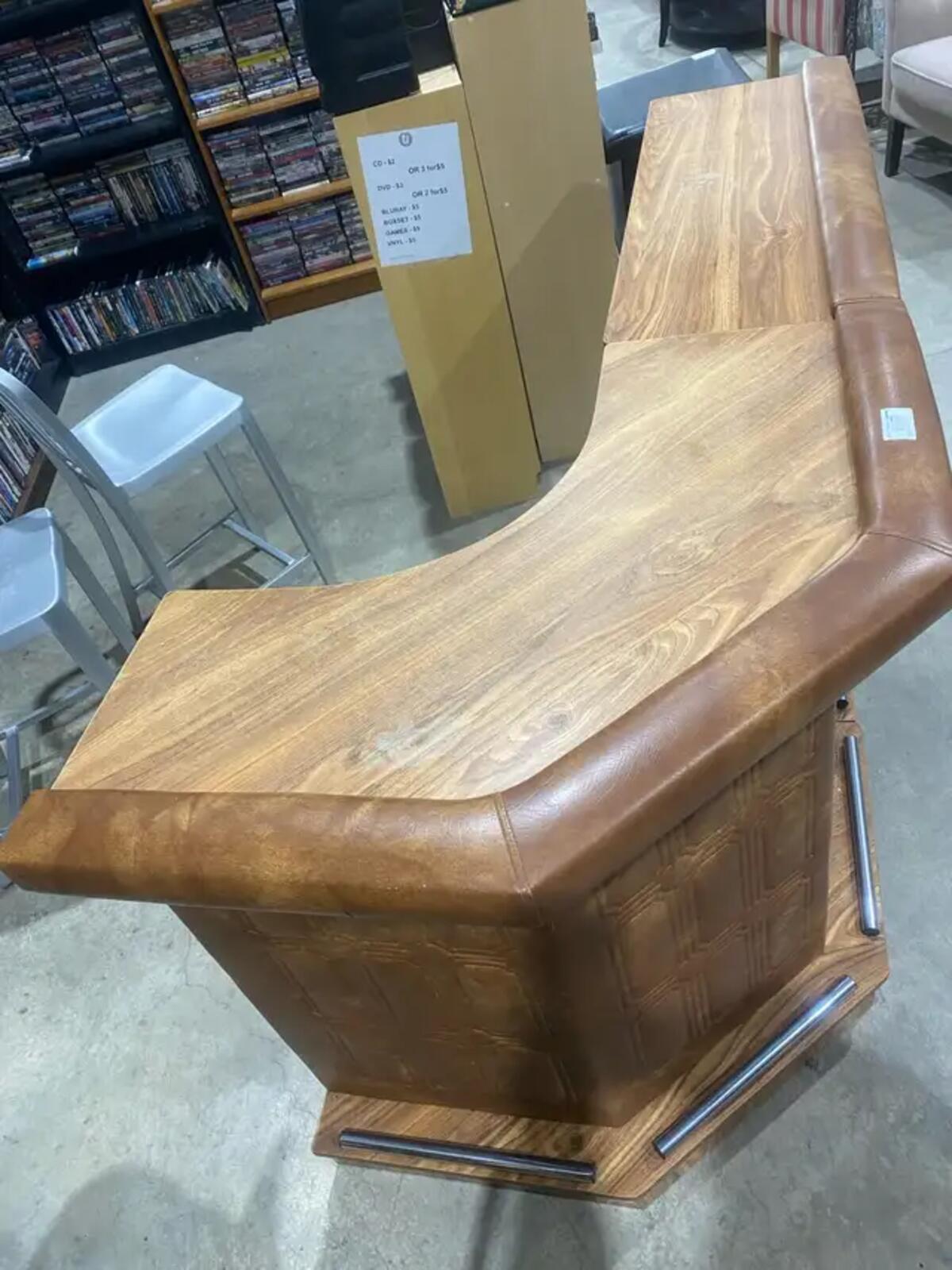 Vintage L-shape Bar