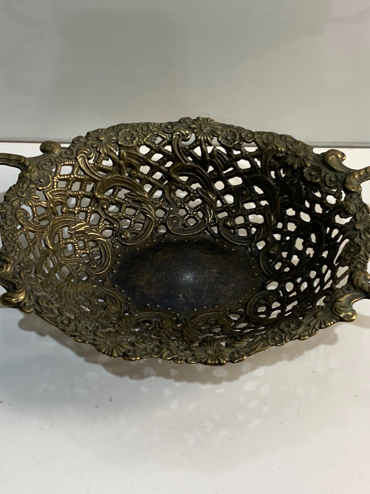 Panier ou coupe ajouré(e) vintage en laiton bronze fantaisie, décor rococo