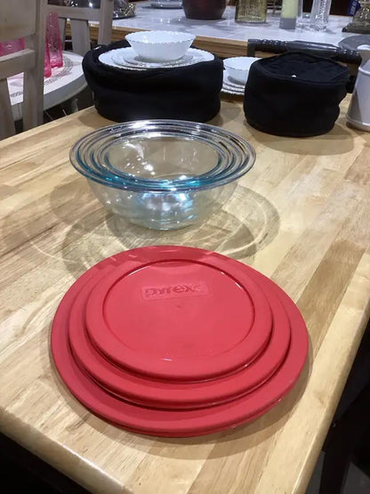 Pyrex Bowls with Lids - Set of 3