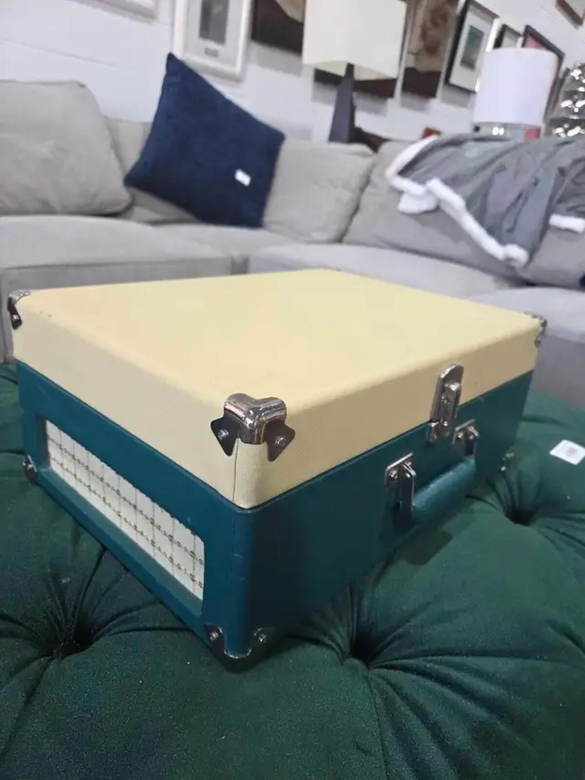Vintage Crosley Turntable Suitcase