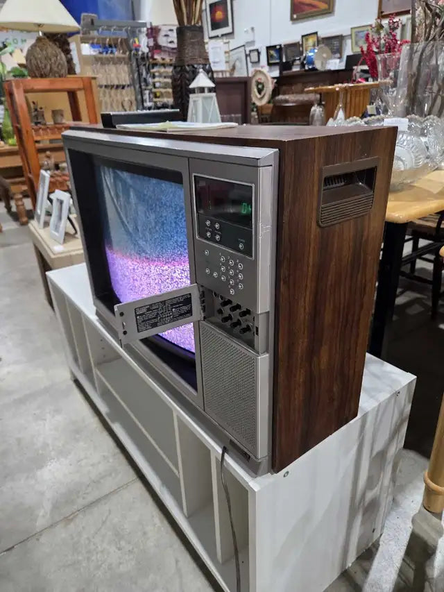 Vintage Sony Trinitron KV-2145R 21" TV - 1981
