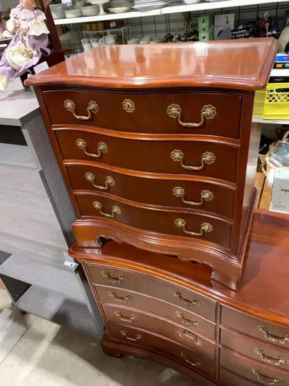 Lexington Dresser and Chest of Drawers Set