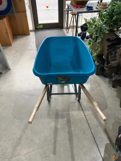 Yardworks Wheelbarrow Blue 5 Cubic Feet