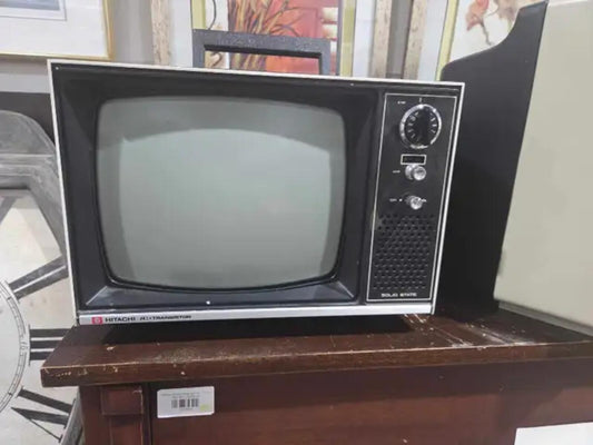 Hitachi Retro IC Transistor 12" TV