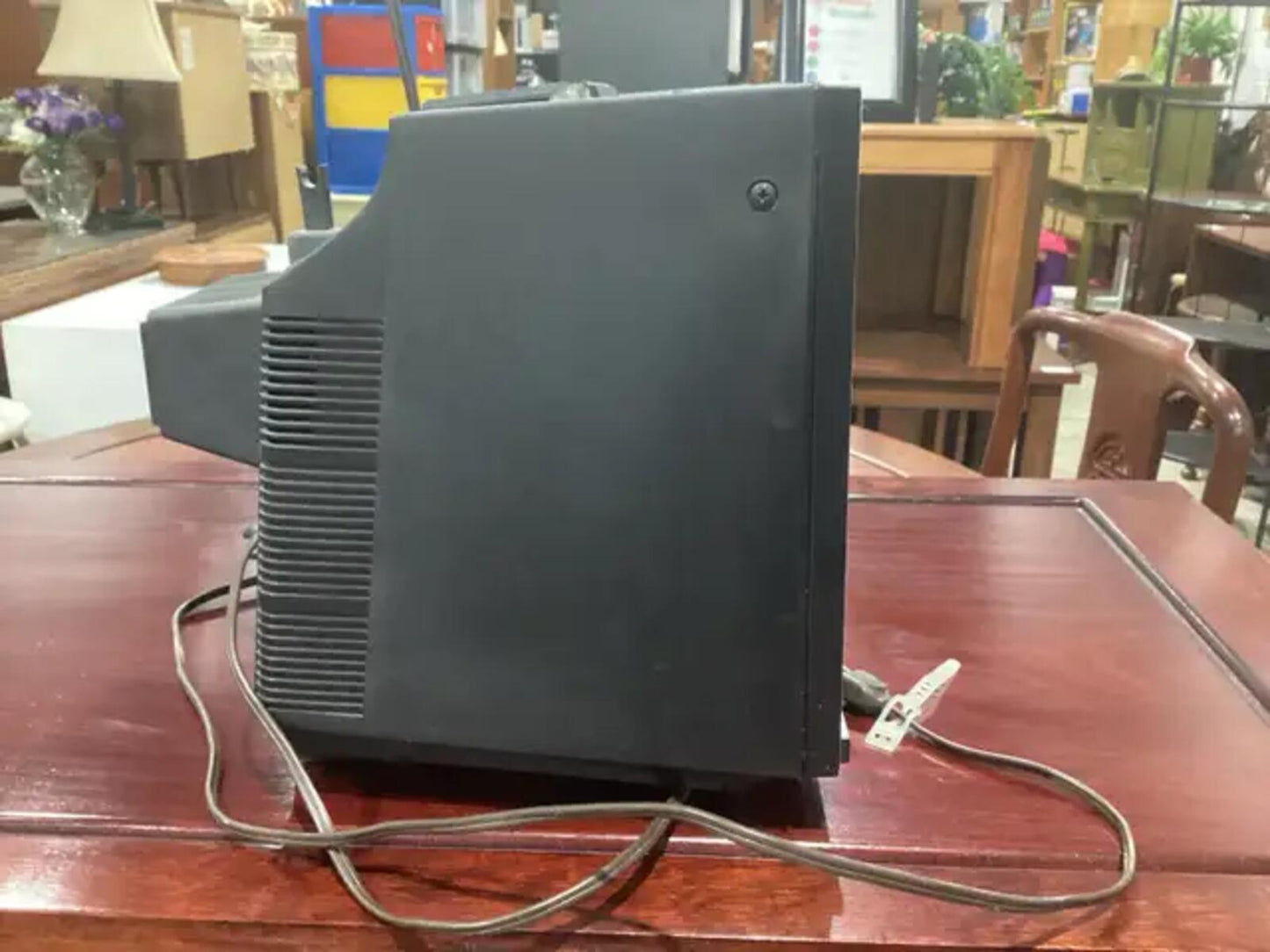 Retro Hitachi IC Transistor Television