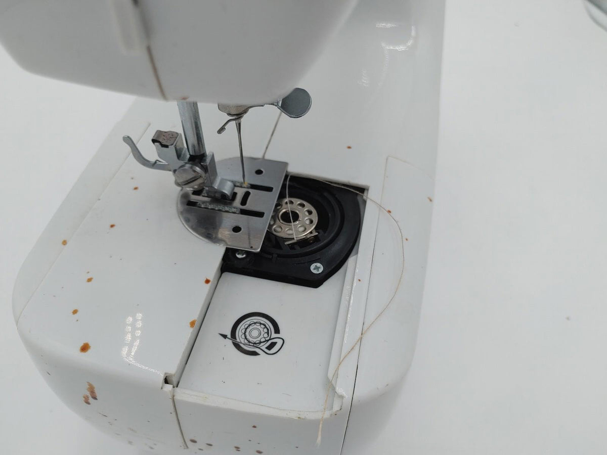 Euro-Pro X Sewing Machine Model 464XC White Tested Working w/ PSU - Fair