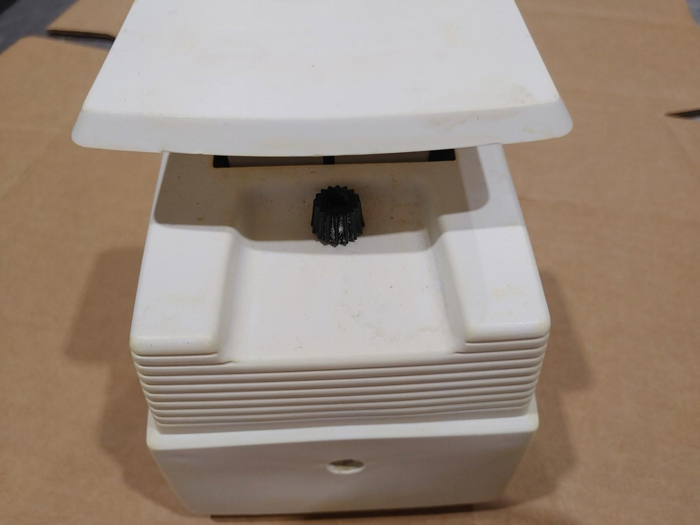 Good Condition KitchenQueen Analog Kitchen Food Scale Up to 4.5kg/10lb White
