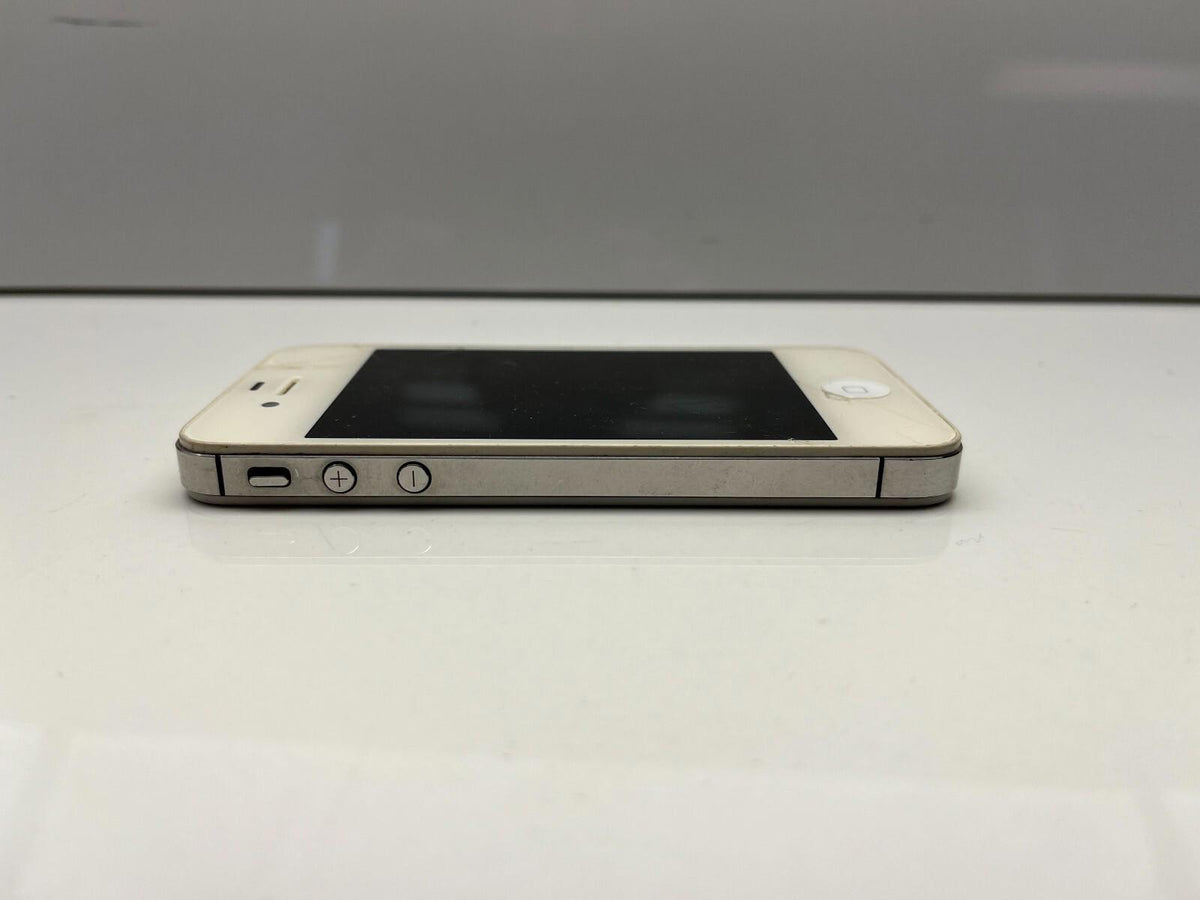 iPhone 4 White Cracked Screen