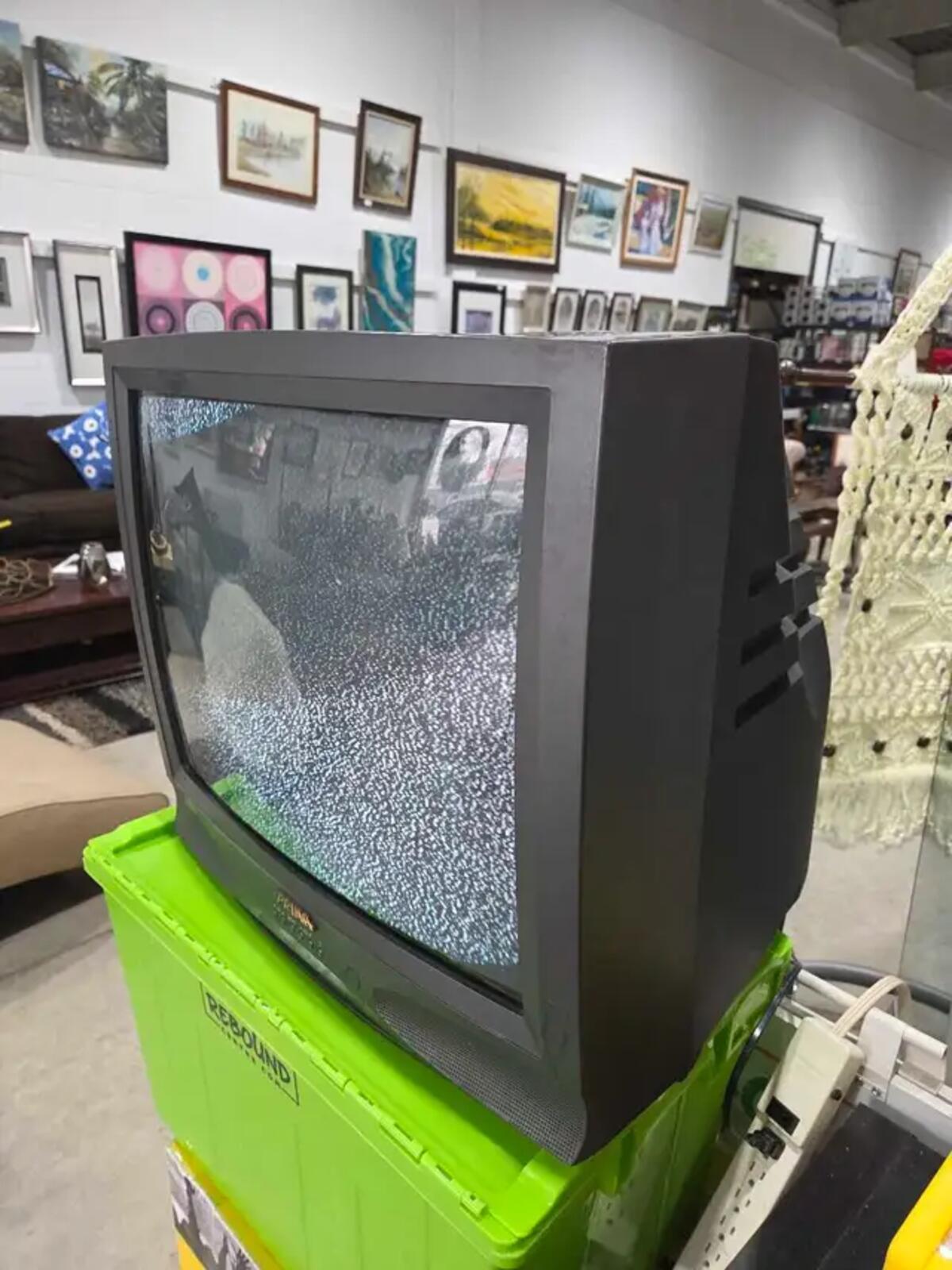 Prima 24" CRT TV