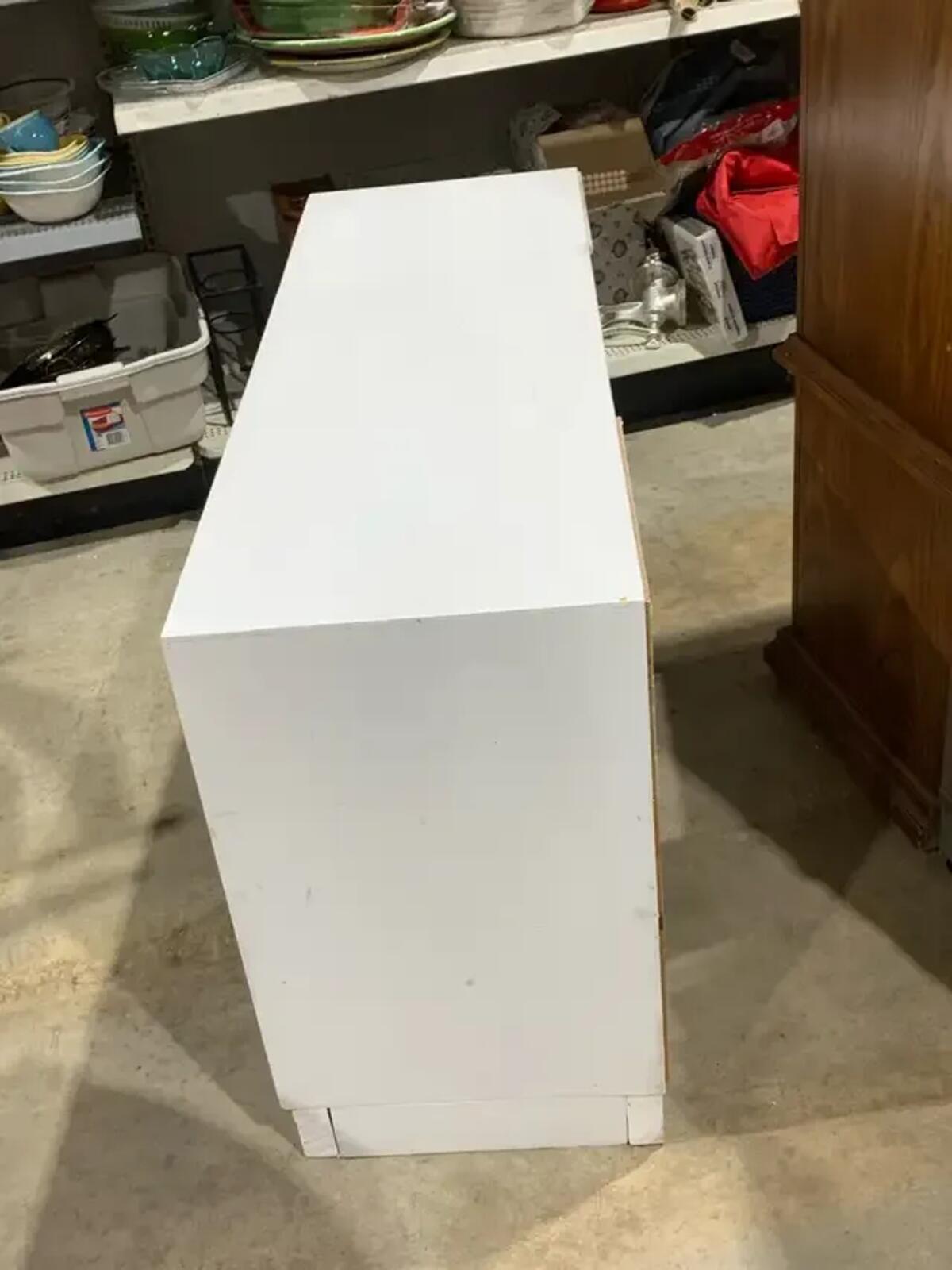 White Wooden Desk/Vanity with 7 drawers