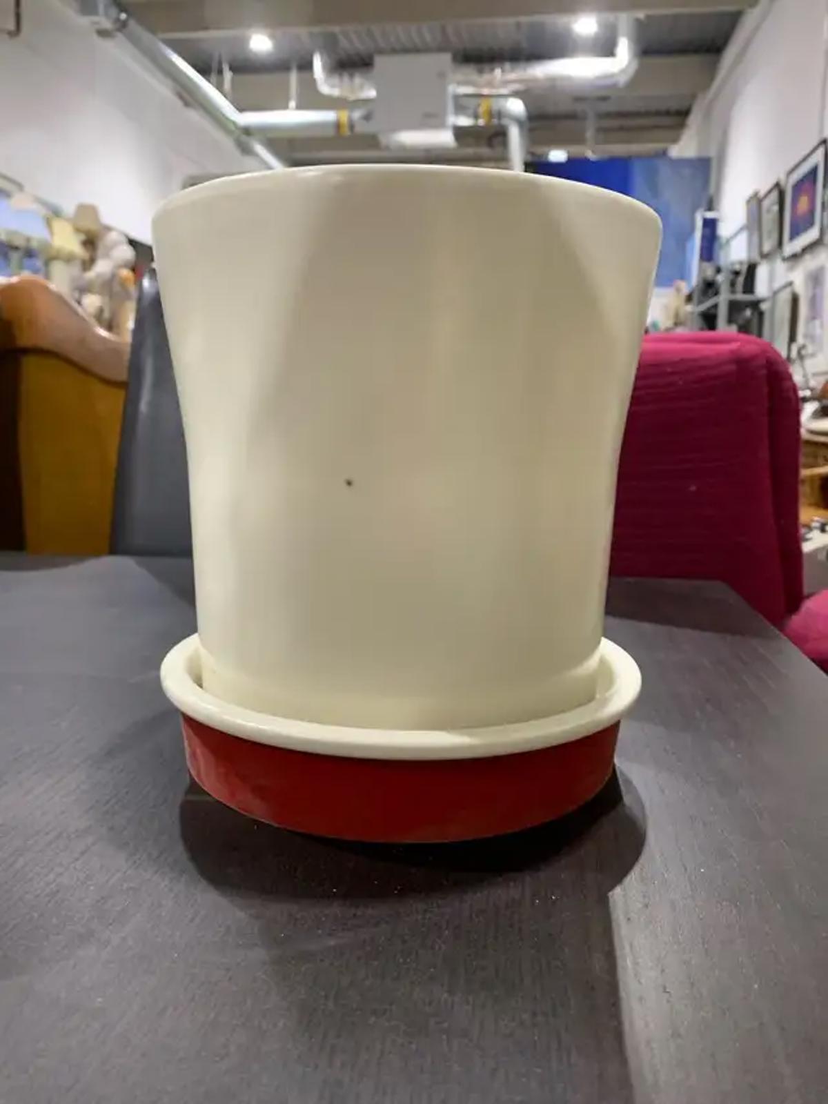 Pots à fleurs crème avec base en caoutchouc rouge – lot de 3