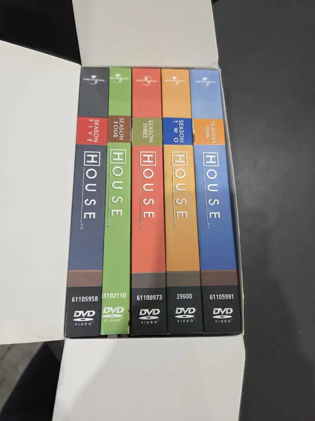 House M.D. Seasons 1-5 DVD Boxset