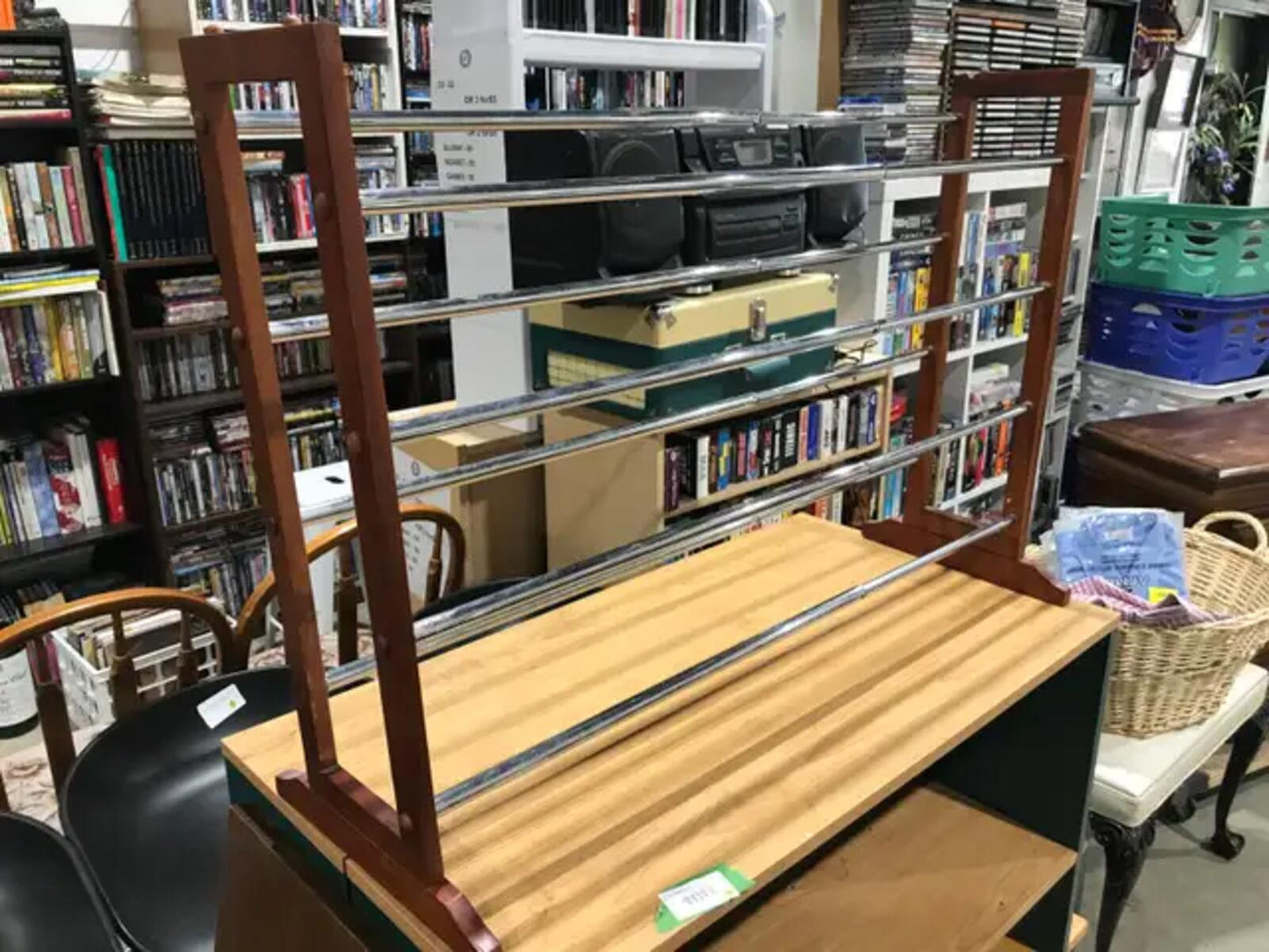 Expandable Shoe Rack with Wood sides 22.5’ x 24.5’