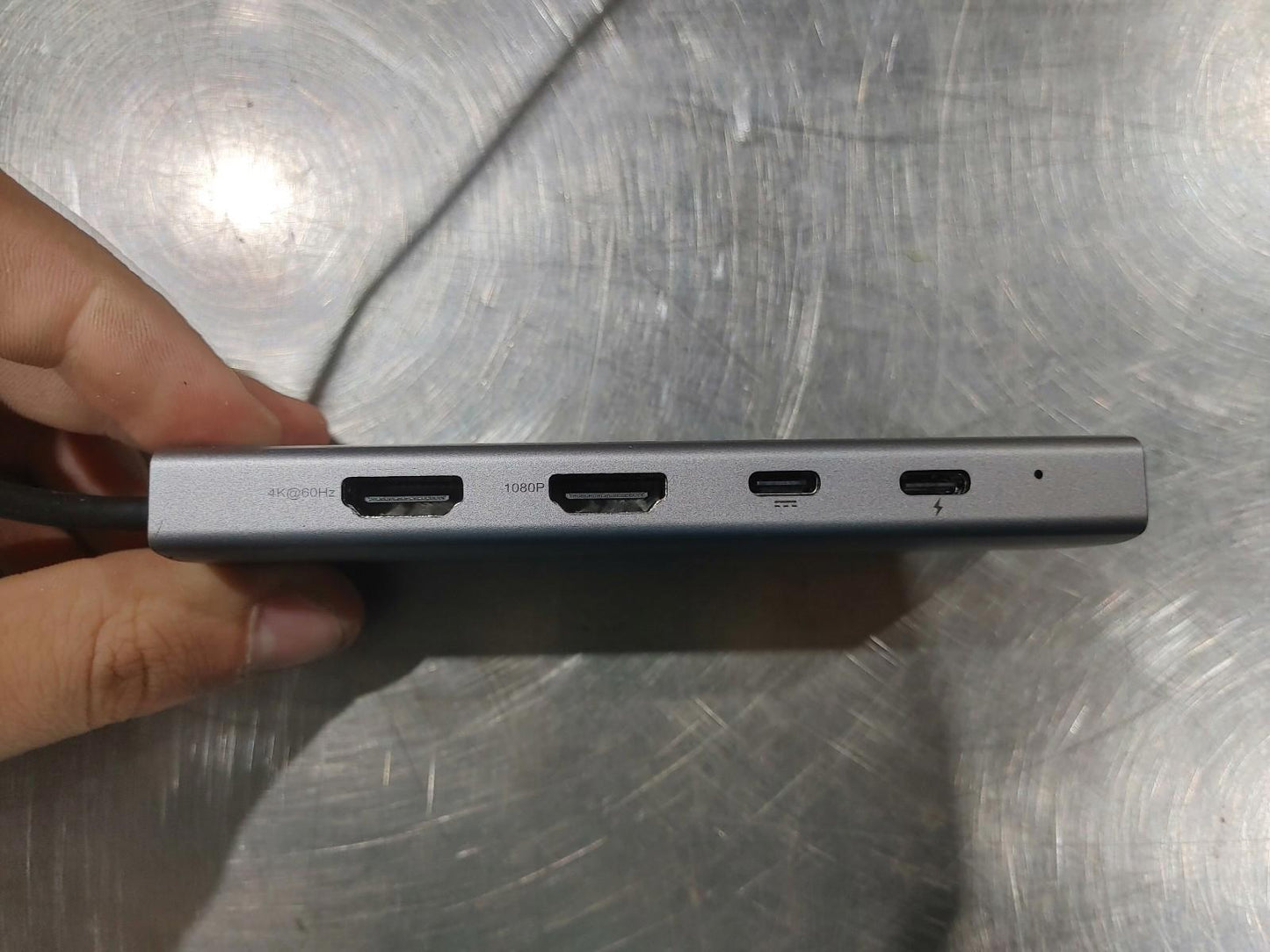 Good Condition Zmuipng USB-C Hub Model ZM193R HDMI USB3 USB-C Ethernet Silver