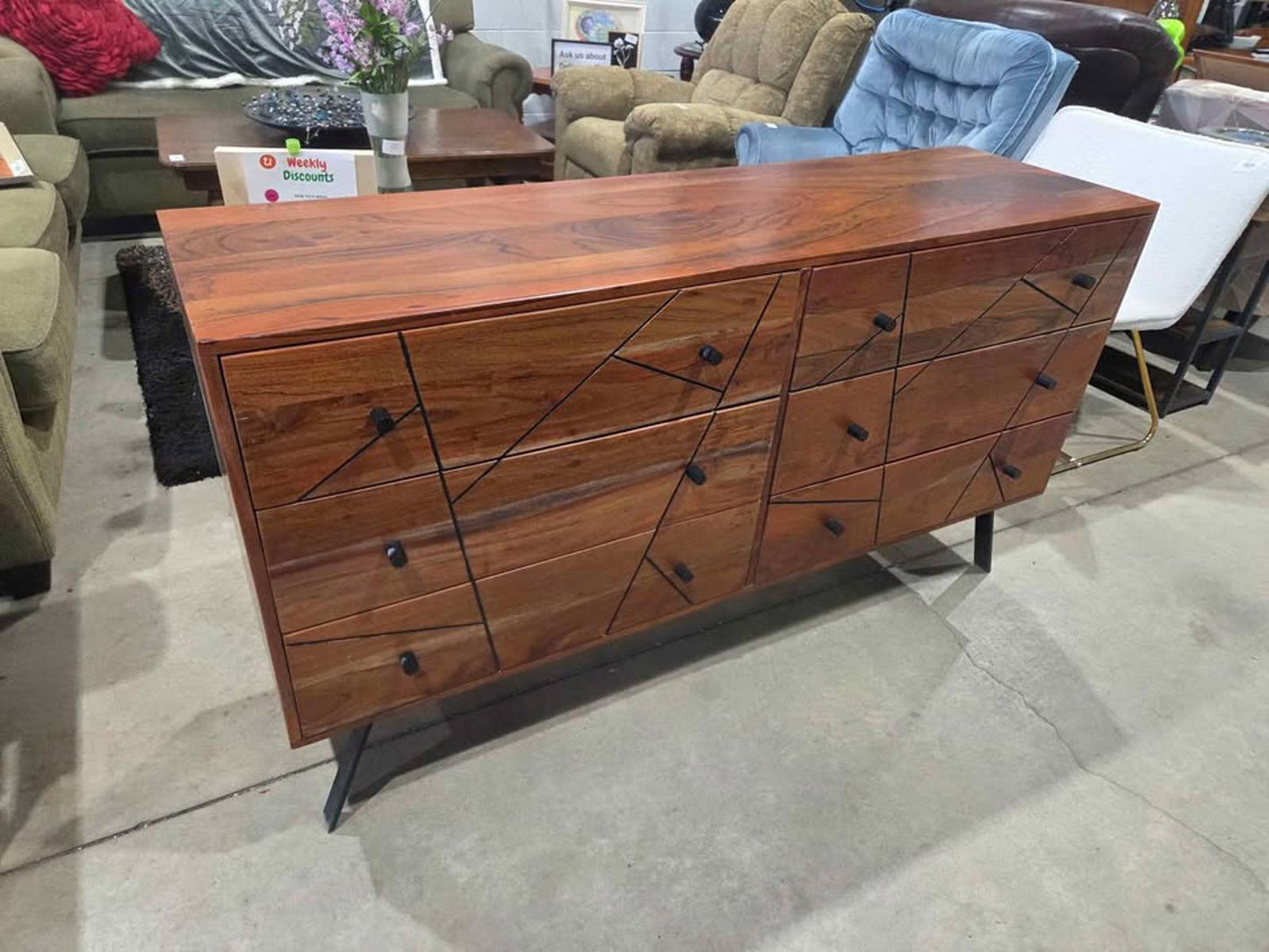Modern Wood 6-Drawer Dresser - Geometric Design