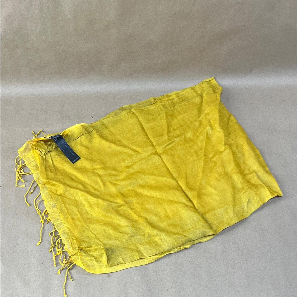 Écharpe jaune en modal Eileen Fisher
