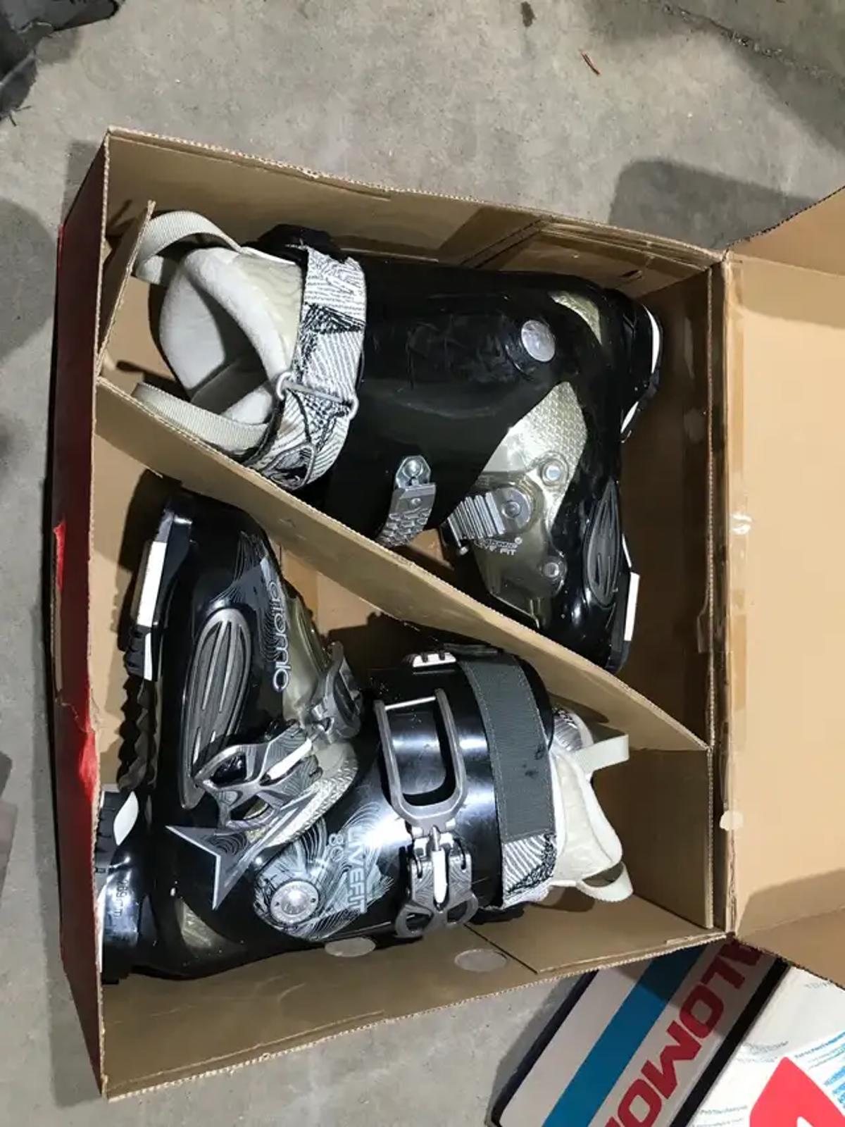 Atomic Ski Boots