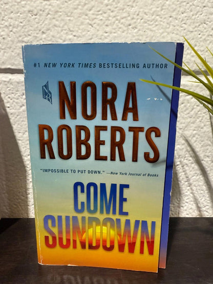 Nora Roberts: The MacGregor Collection & Come Sundown
