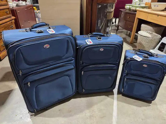 American Tourister 3 Piece Luggage Set