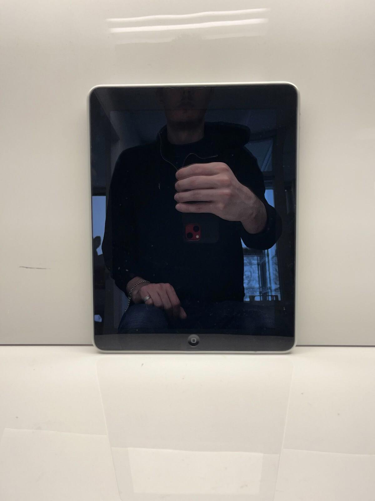 iPad 1st Generation 32GB A1219 No Power