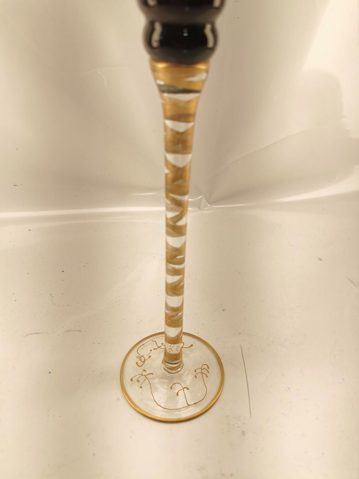 Vintage Red Air Twisted Stem Flared Wine Glass