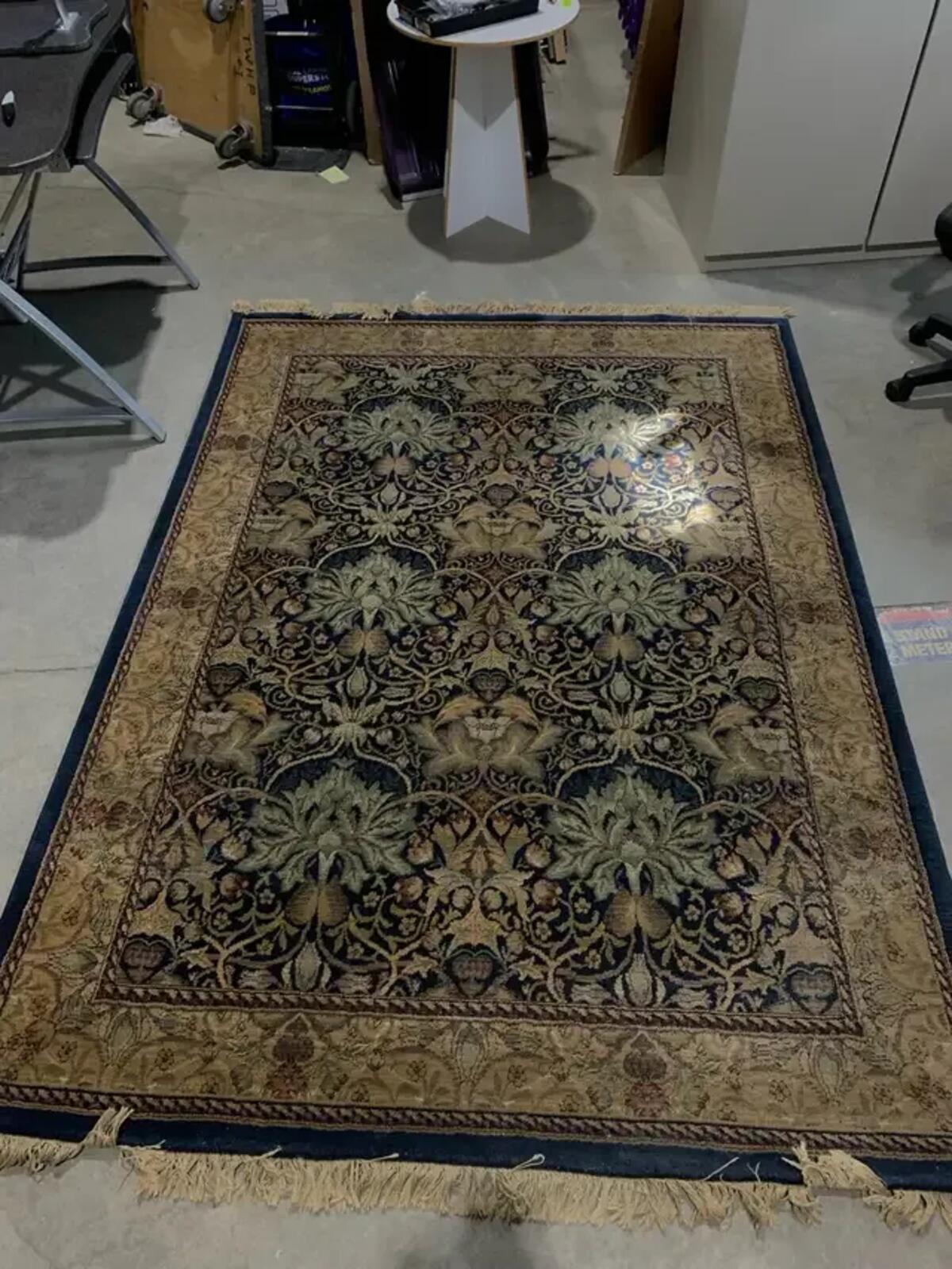 Dark Toned Floral Area Rug 5x7