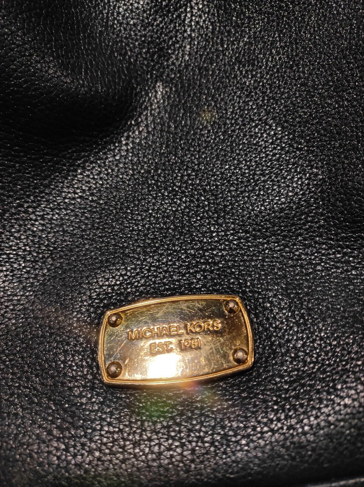 Michael Kors Jules Large Convertible Drawstring Shoulder Bag-Black