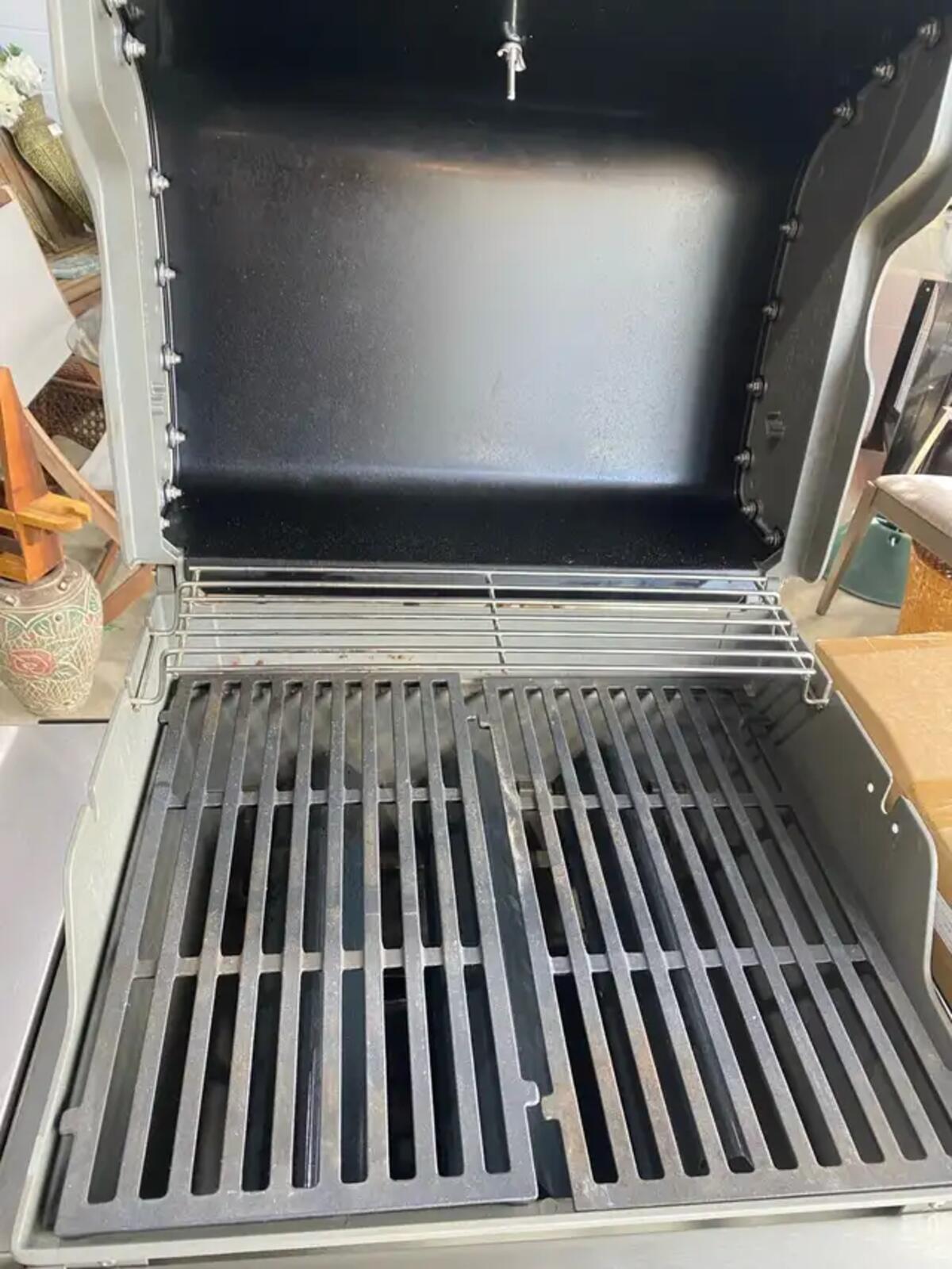 Weber Spirit BBQ with NEW grills