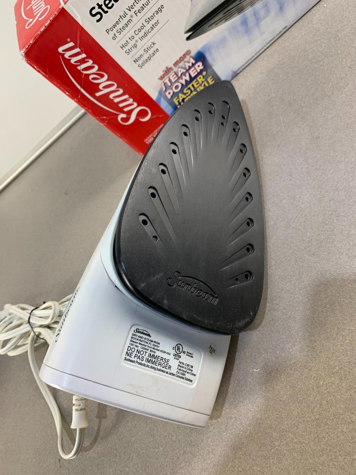 Sunbeam Steam Master Iron 4229 With Original box