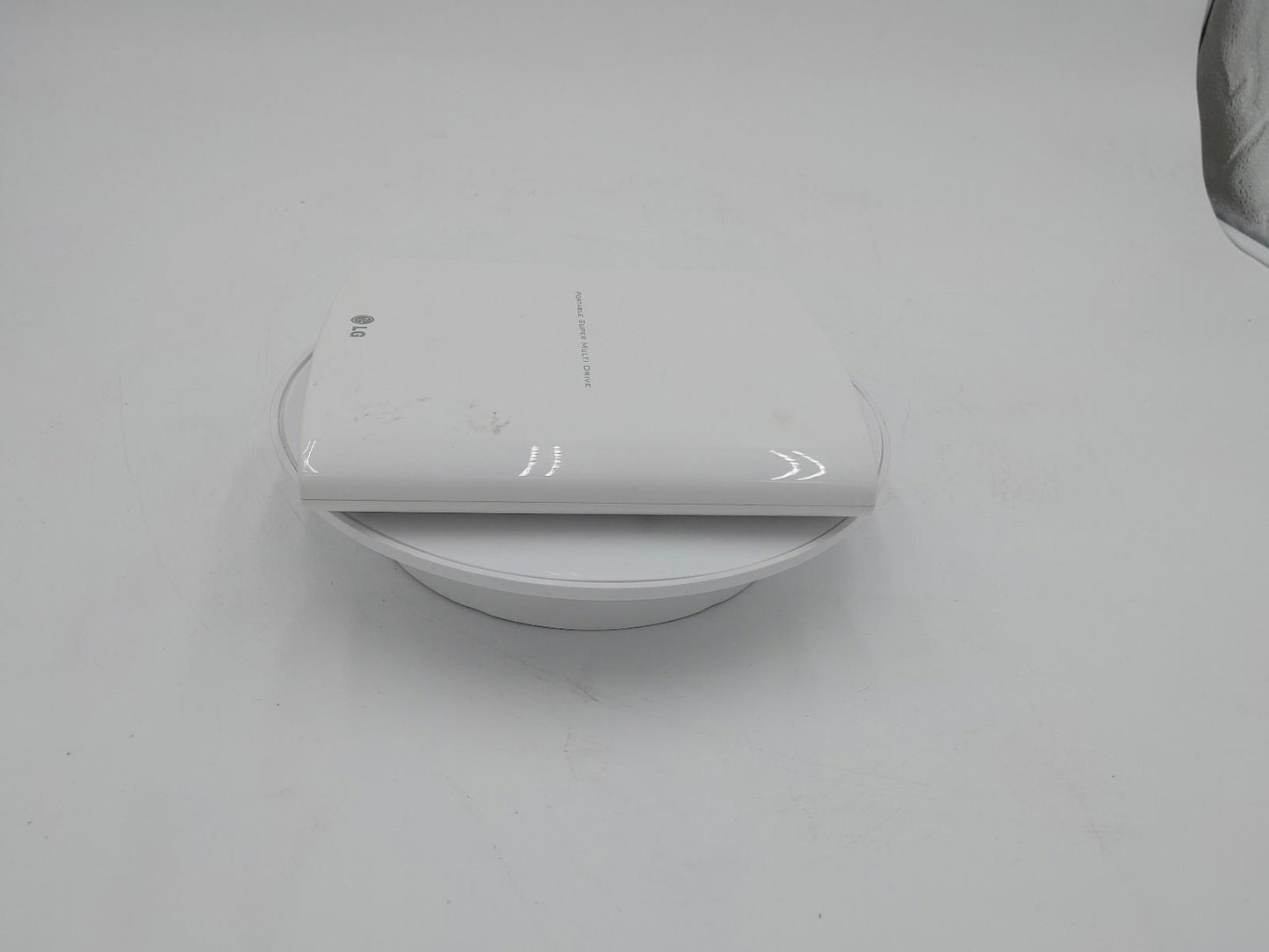 Good Condition LG Portable Super Multi Drive GP08NU6W White w/Case&Cable Working