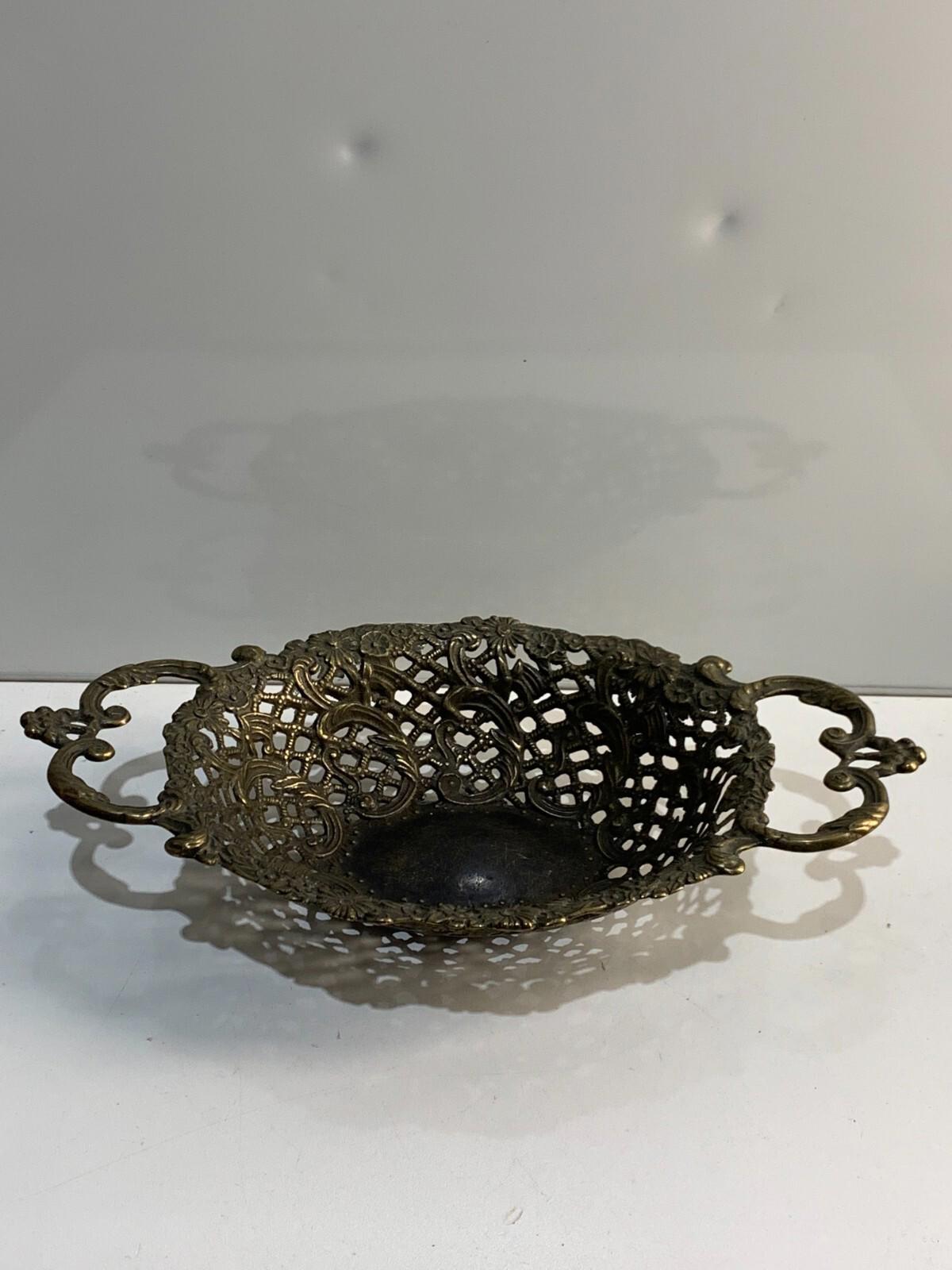 Panier ou coupe ajouré(e) vintage en laiton bronze fantaisie, décor rococo