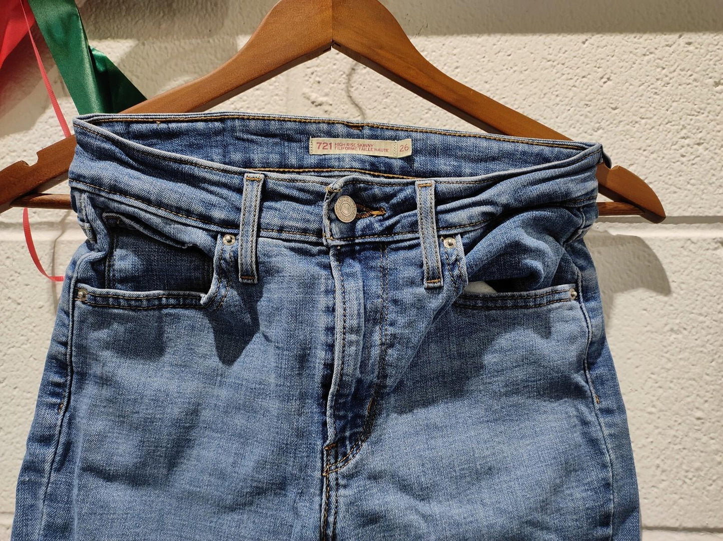 Levi's 721 High Rise Skinny Jeans Waist Size- 26