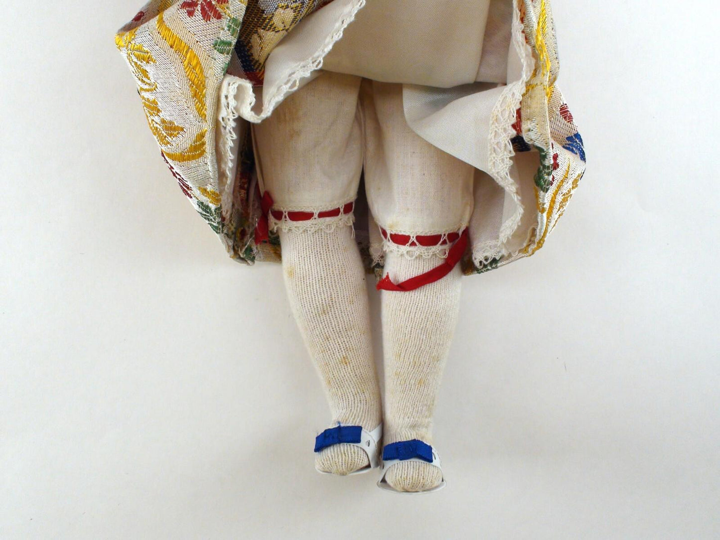 VINTAGE GOOD CONDITION  1964 Walt Disney Productions Vinyl Doll - Mary Poppins