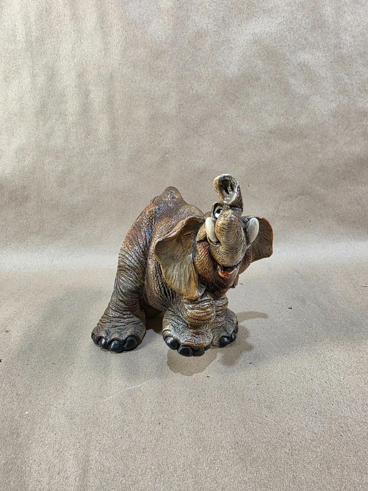 VINTAGE ELEPHANT BEASTIES OF THE KINGDOM FIGURINE"ELGIN" TRUNKUP JOHN RAYA 1988