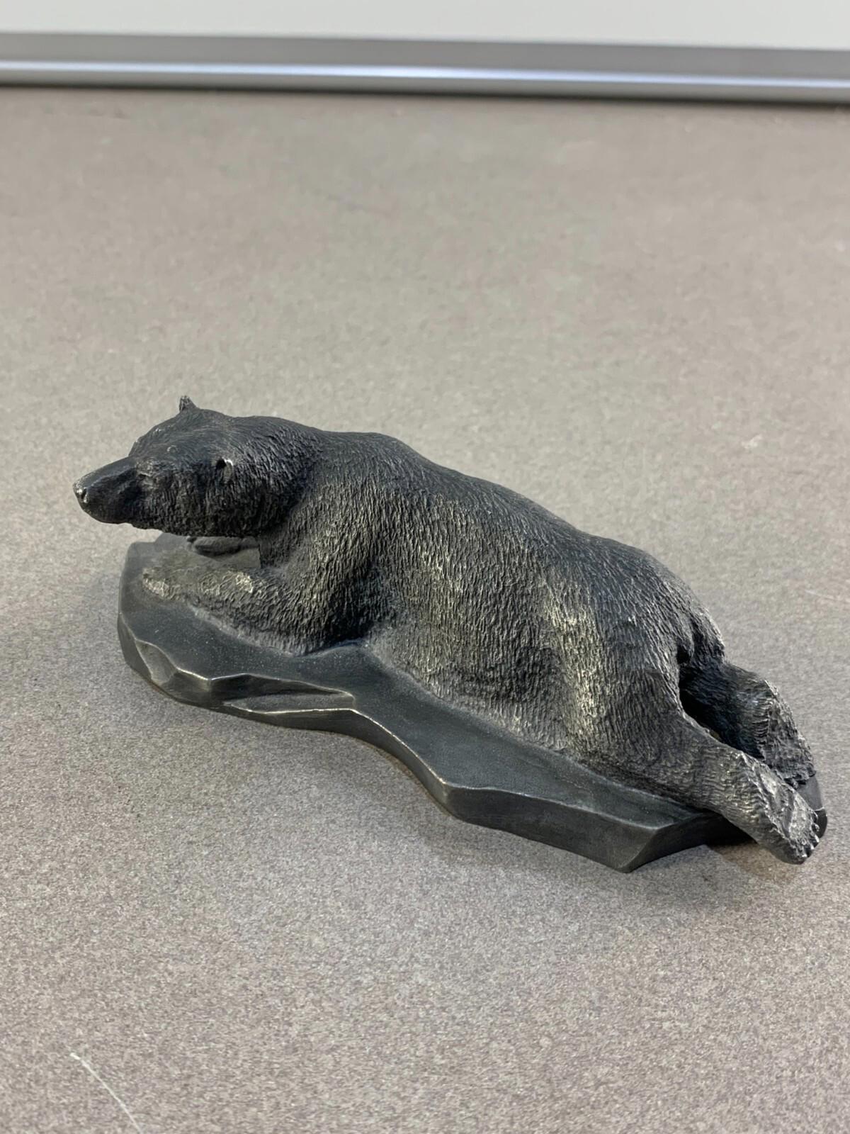 Fine Pewter L’Ours polaire par Franklin Mint, signé par l’artiste R. Berg