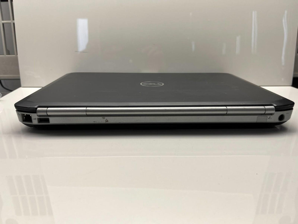 Dell Latitude E5420 i5-2410M @ 2,30 GHz 2 Go de RAM sans disque dur, écran défectueux