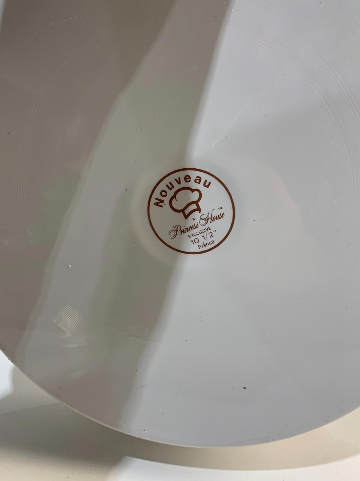 Princess House Nouveau Large Skillet & Lid, White