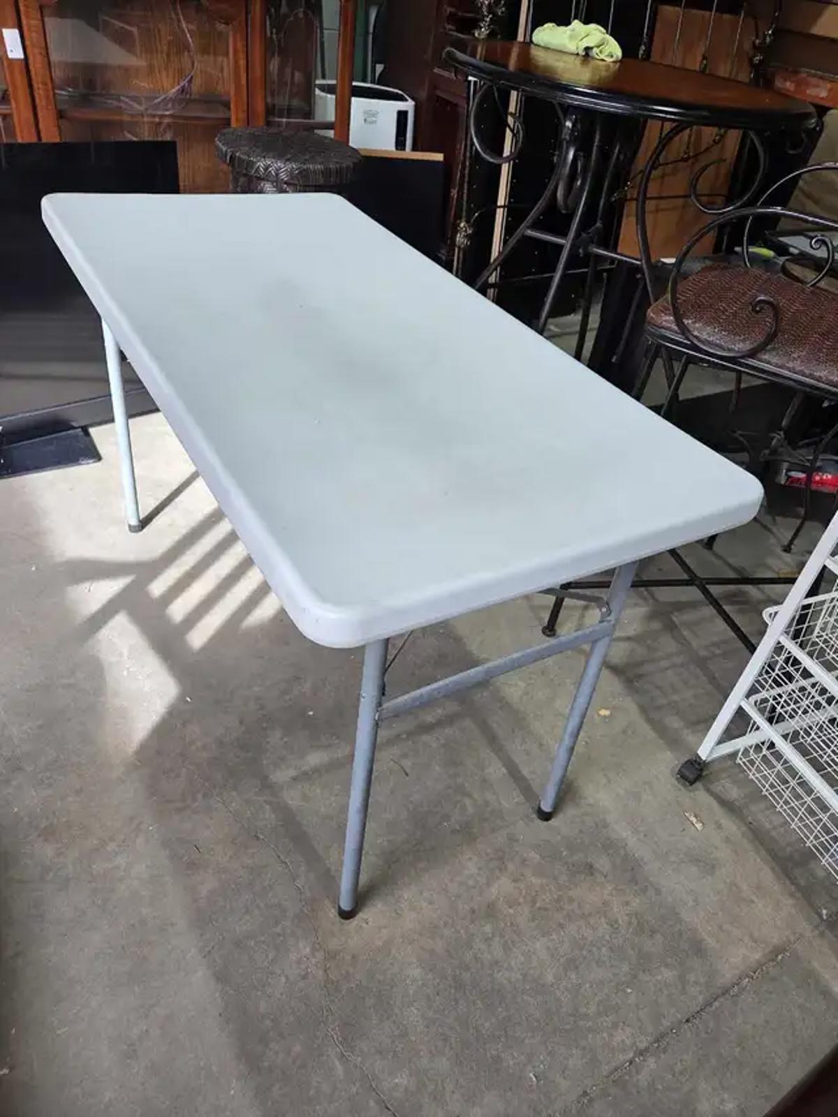 4ft Folding Table