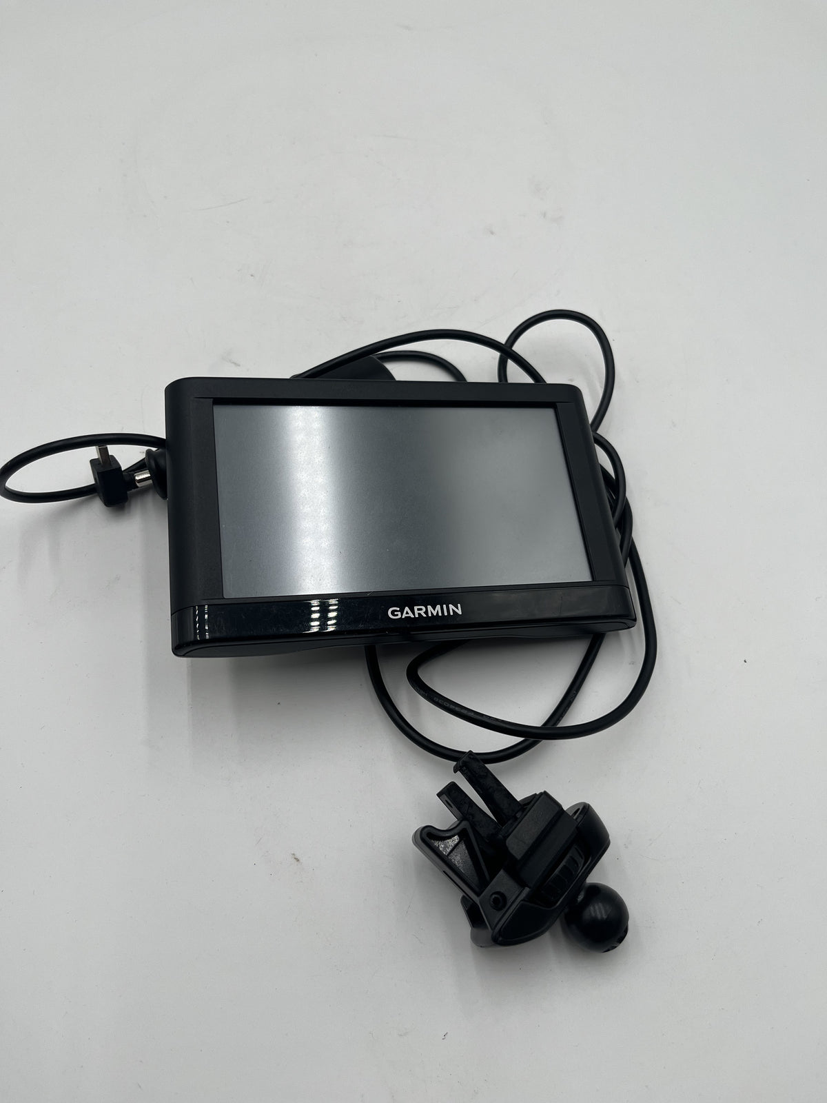 Garmin Car GPS Navigator with Mount and Charger