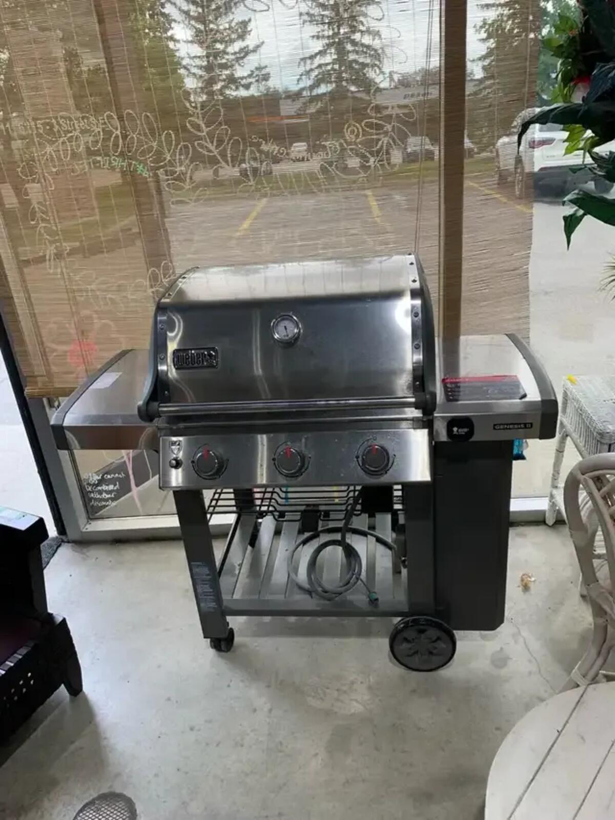 Weber Genesis II Grill - Propane