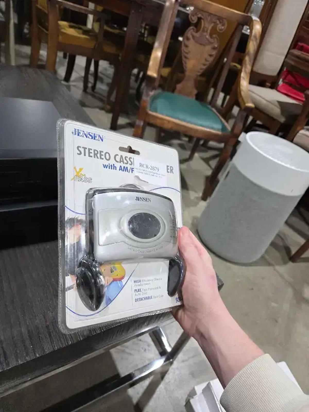 New! Jensen Stereo Cassette Player
