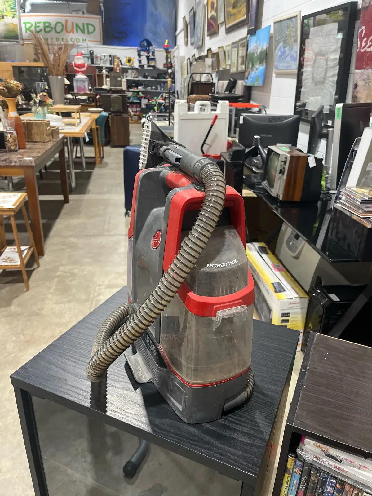 Hoover wet vacuum cleaner