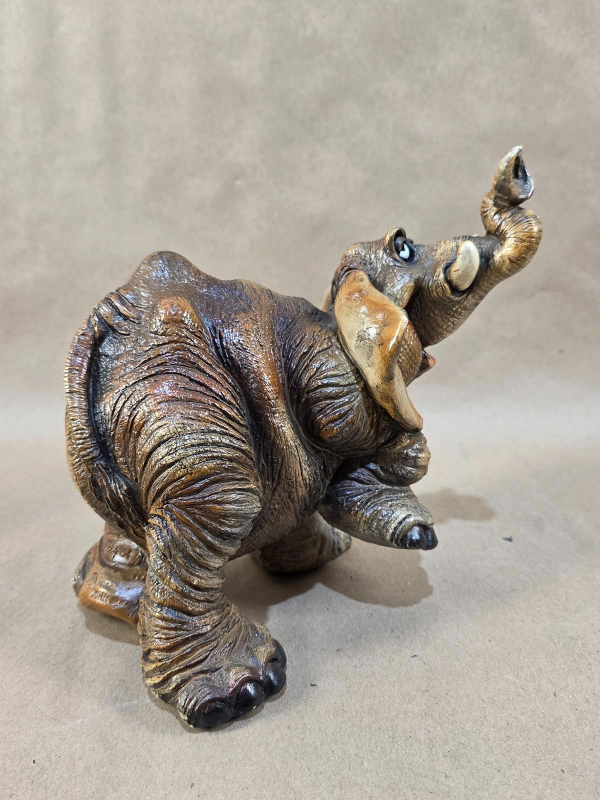 VINTAGE ELEPHANT BEASTIES OF THE KINGDOM FIGURINE"ELGIN" TRUNKUP JOHN RAYA 1988