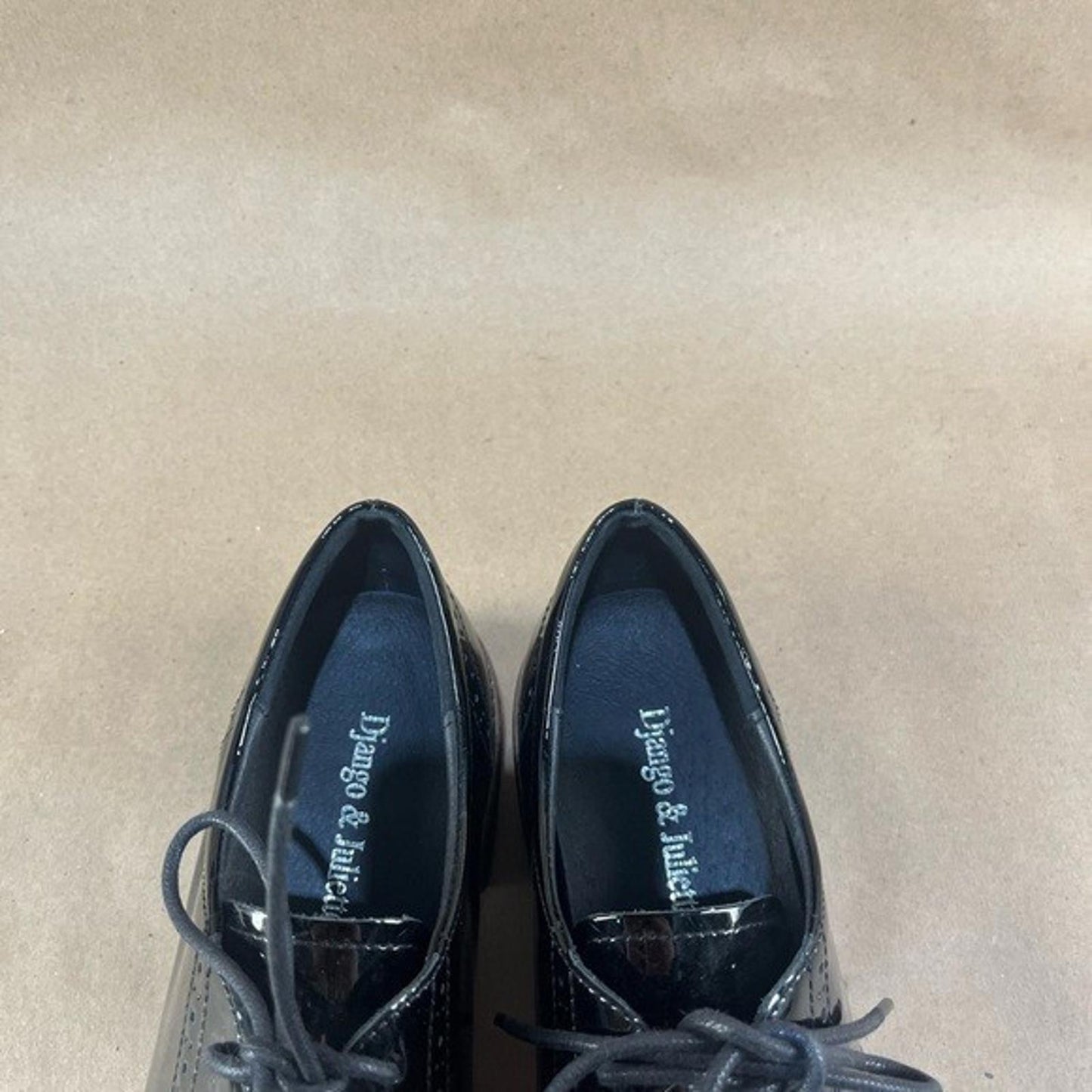 Django & Juliette Women’s Oxford Shoes (Size 8.5)