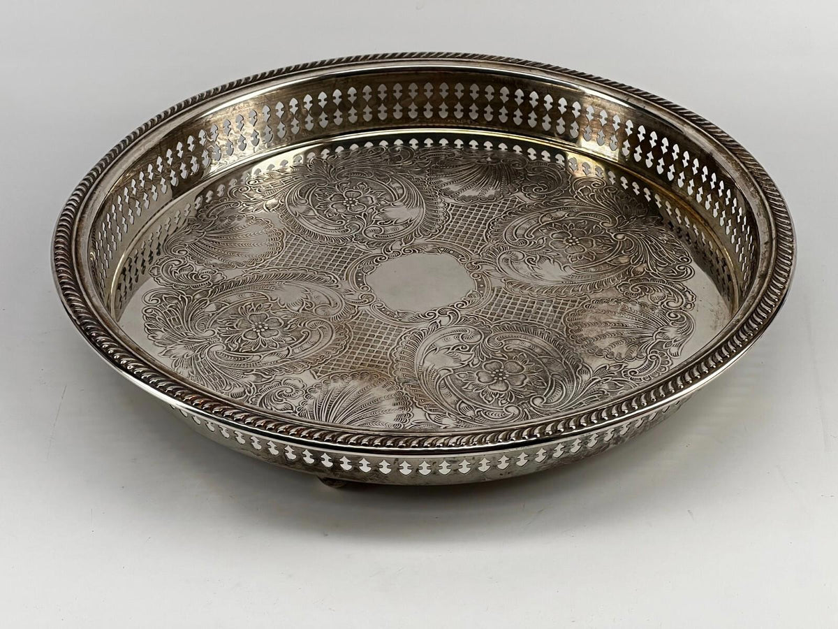Marlboro Plate by Morton-Parker E.P Brass 2040 - Vintage Pre-owned - 12 inch